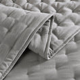 Load image into Gallery viewer, Puffy Dot Quilt