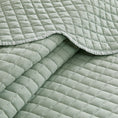 Load image into Gallery viewer, Scalloped Coastal Quilt