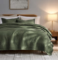 Load image into Gallery viewer, 100% Cotton Stripe Quilt
