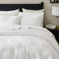 Load image into Gallery viewer, 100% Cotton Cloud Ladder Quilt
