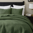 Load image into Gallery viewer, 100% Cotton Cloud Ladder Quilt
