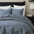 Load image into Gallery viewer, 100% Cotton Cloud Ladder Quilt
