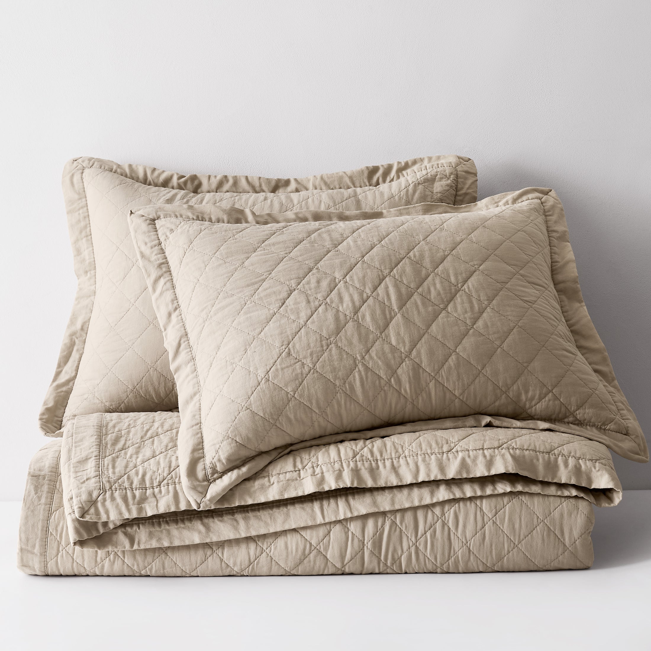 100% Cotton Ruffled Quilt Set with Diamond Pattern