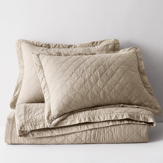 100% Cotton Ruffled Quilt Set with Diamond Pattern