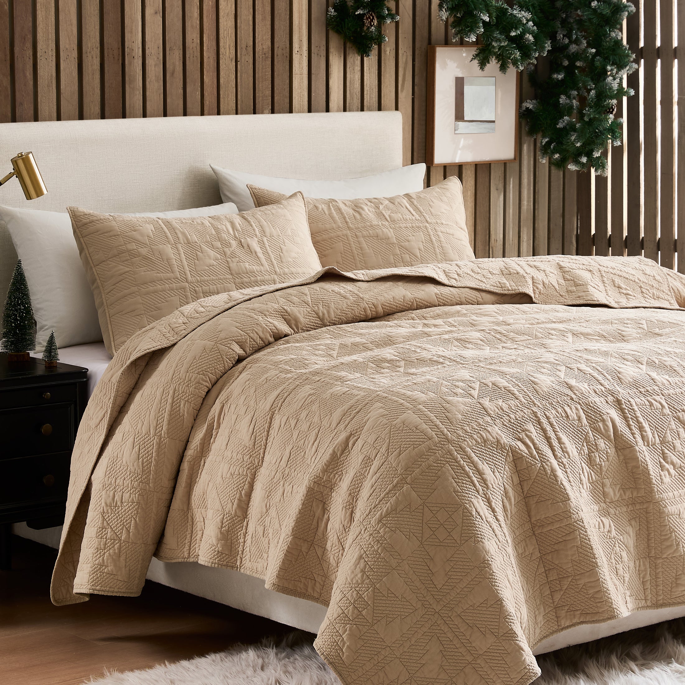 Christmas Cotton Quilt – Reversible Holiday Bedding