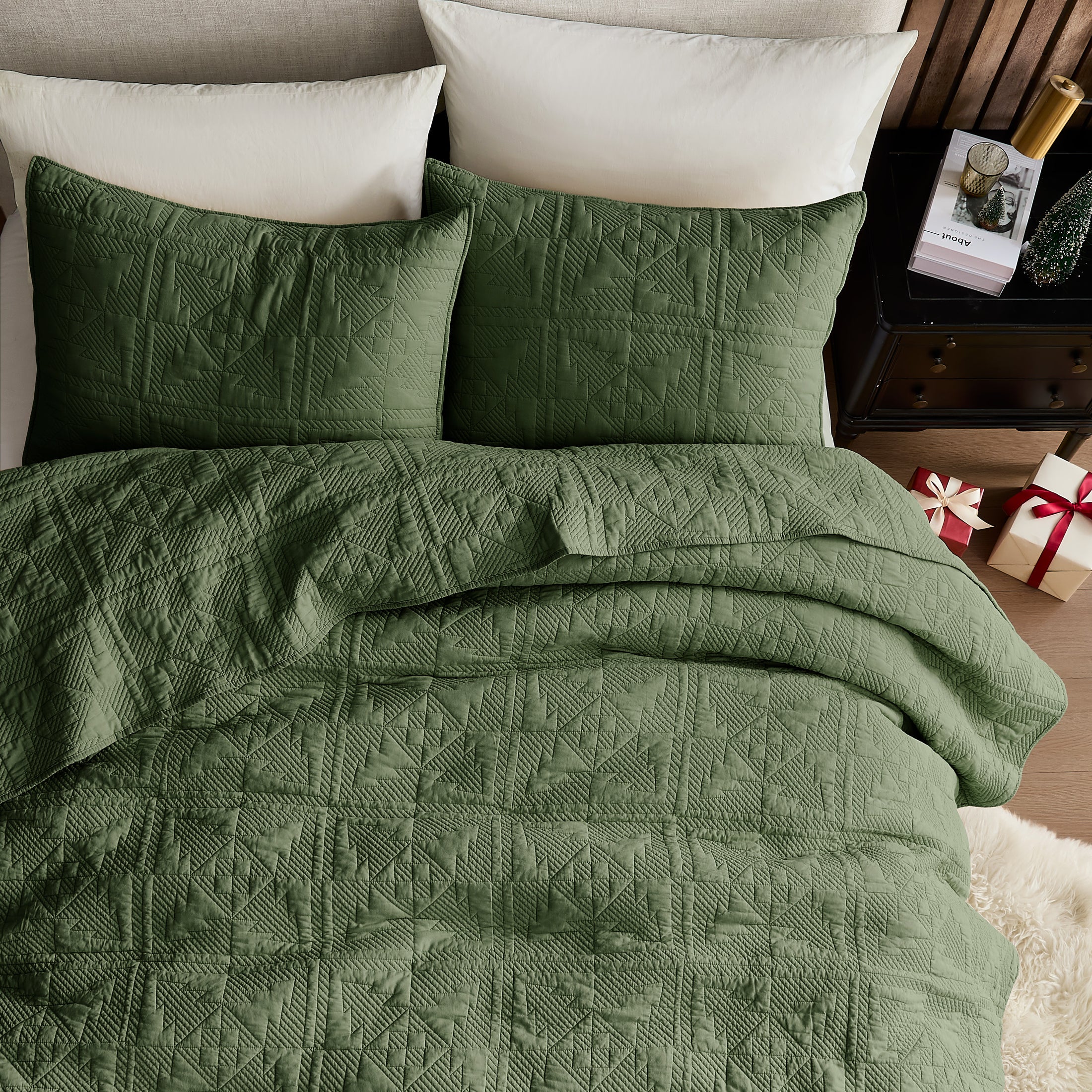 Christmas Cotton Quilt – Reversible Holiday Bedding