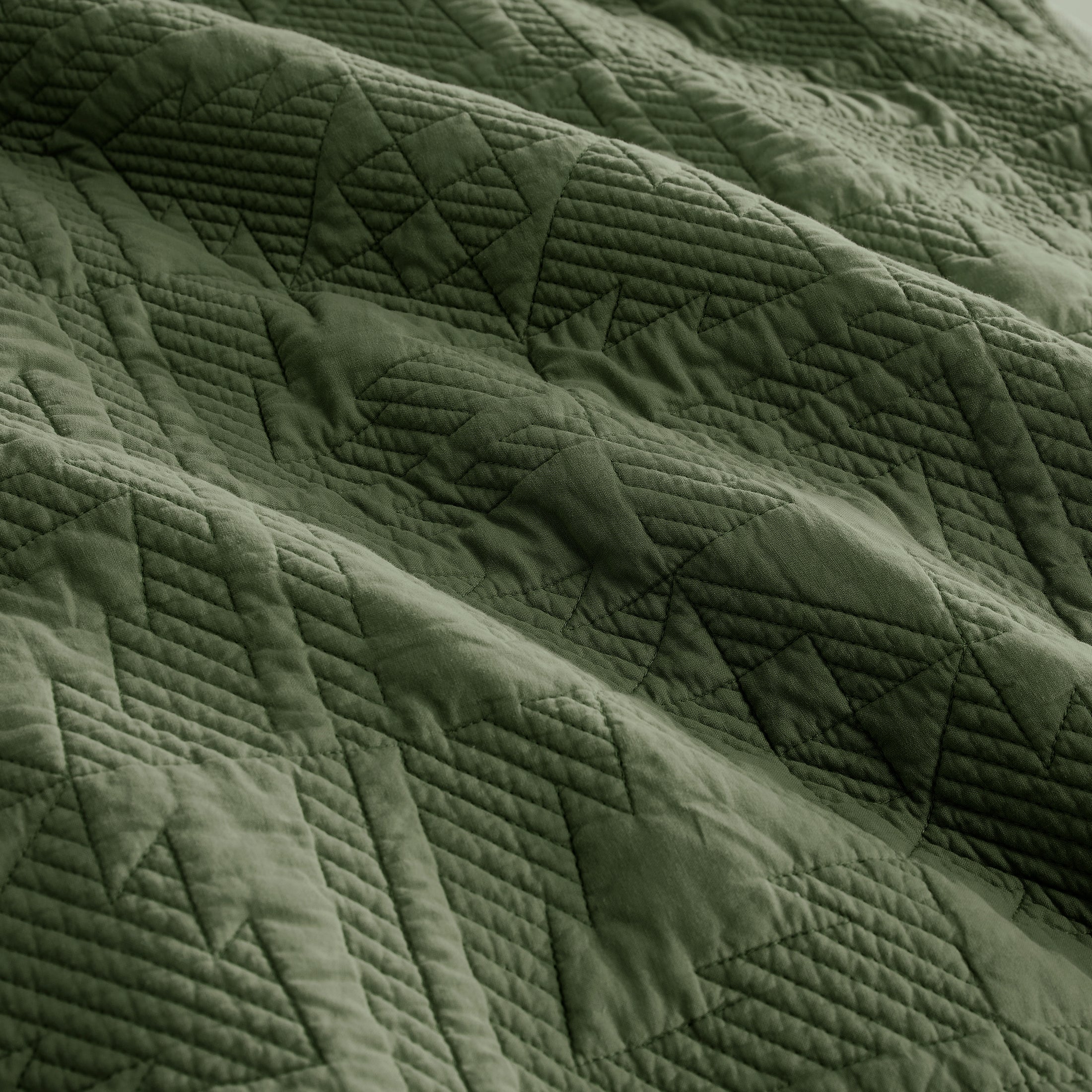 Christmas Cotton Quilt – Reversible Holiday Bedding