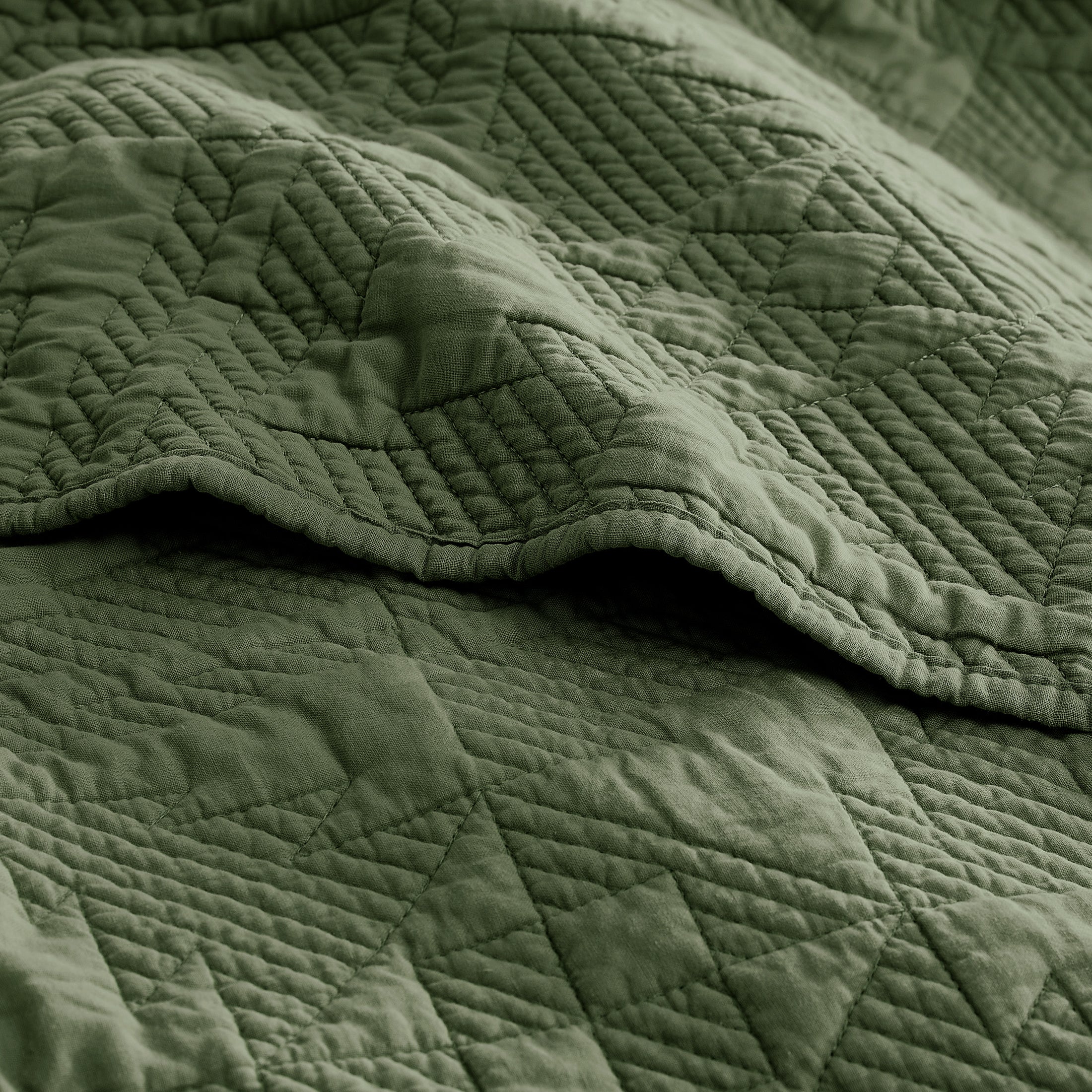 Christmas Cotton Quilt – Reversible Holiday Bedding