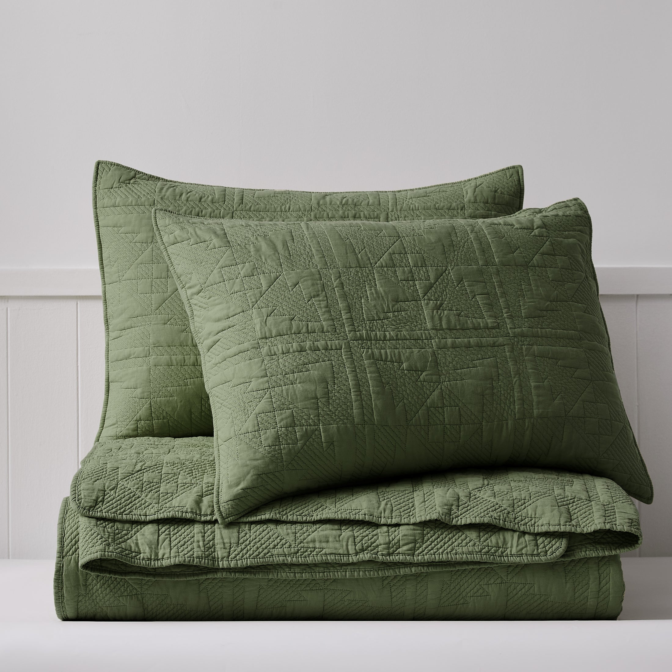 Christmas Cotton Quilt – Reversible Holiday Bedding