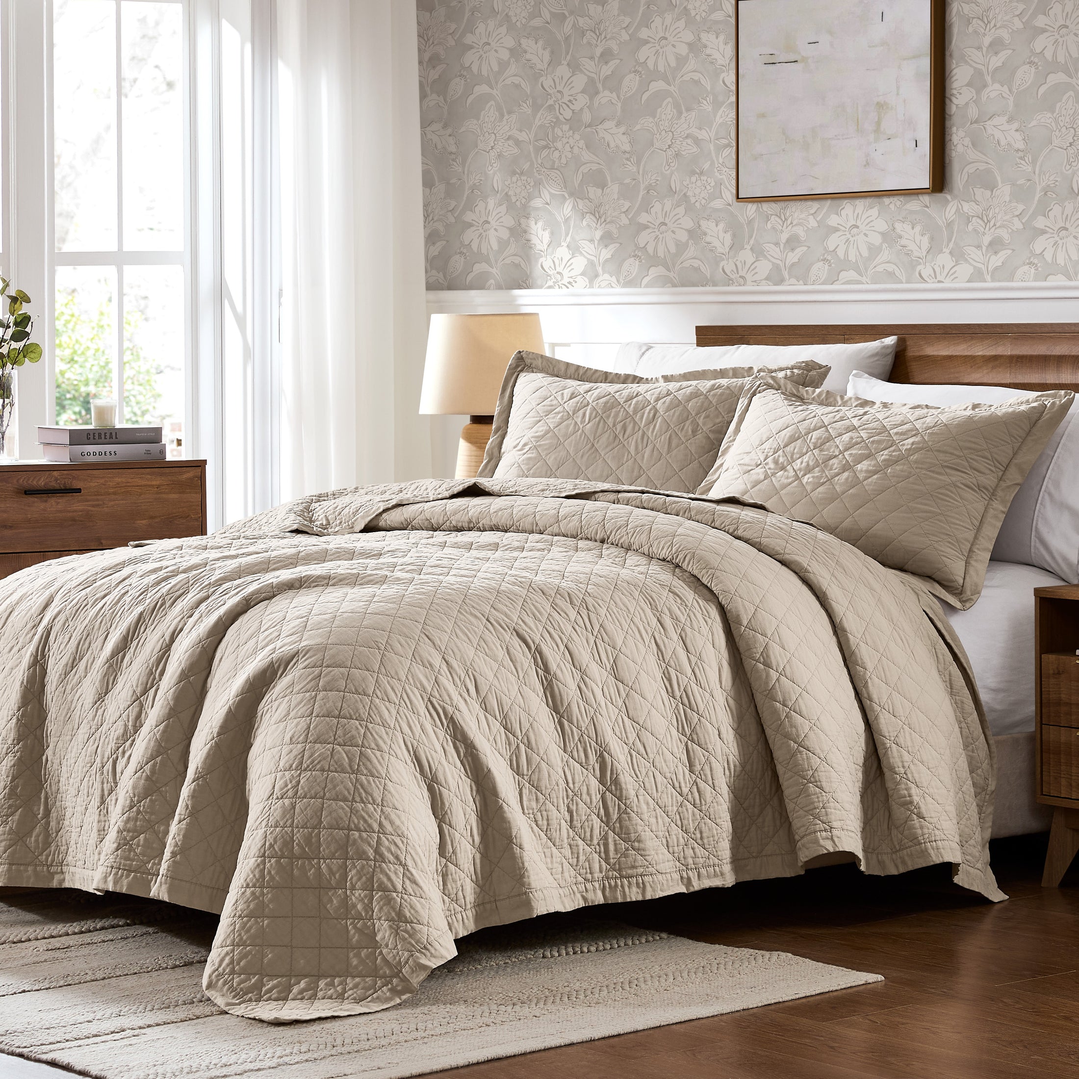 100% Cotton Ruffled Quilt Set with Diamond Pattern