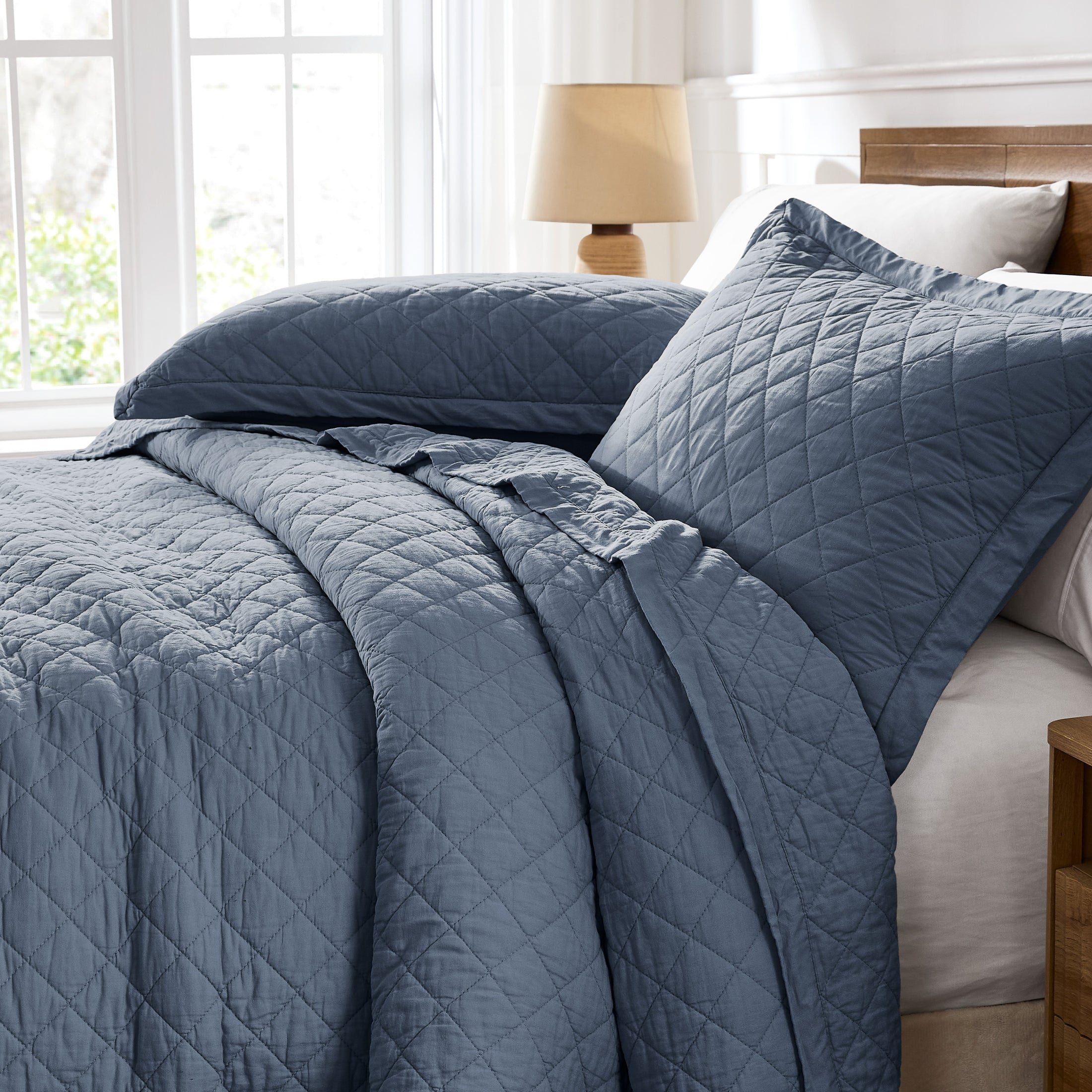 100% Cotton Ruffled Quilt Set with Diamond Pattern