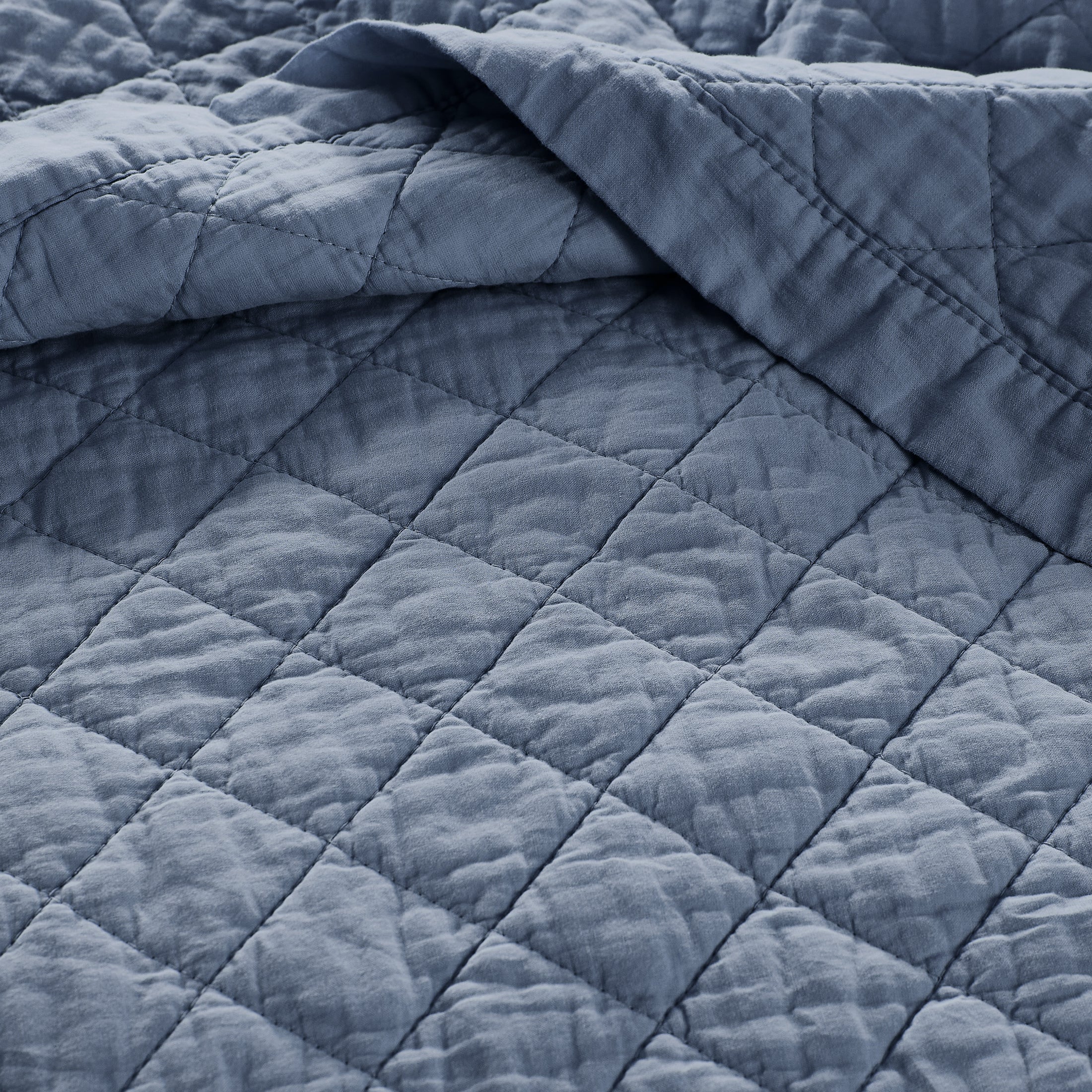 100% Cotton Ruffled Quilt Set with Diamond Pattern