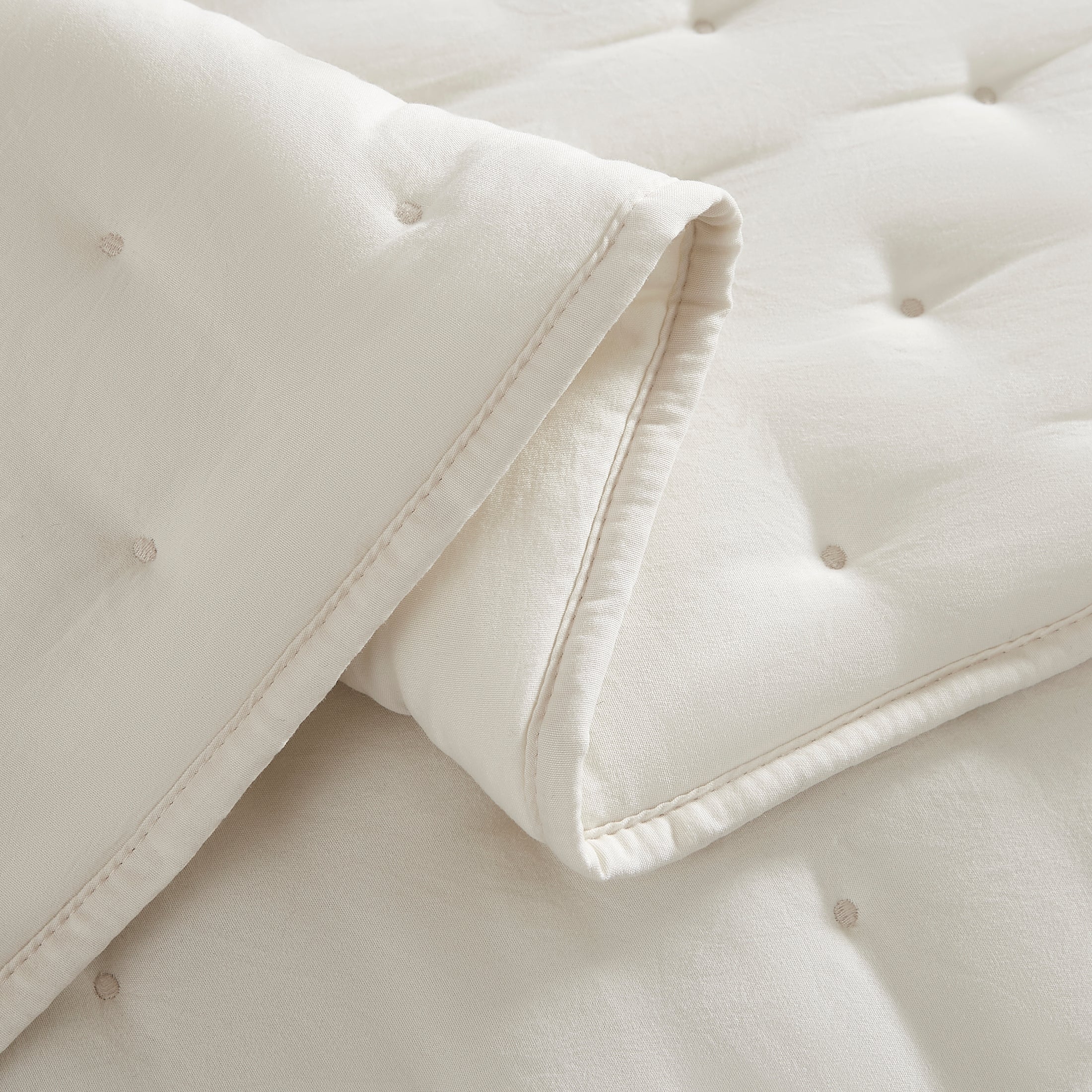 Puffy Dot Quilt