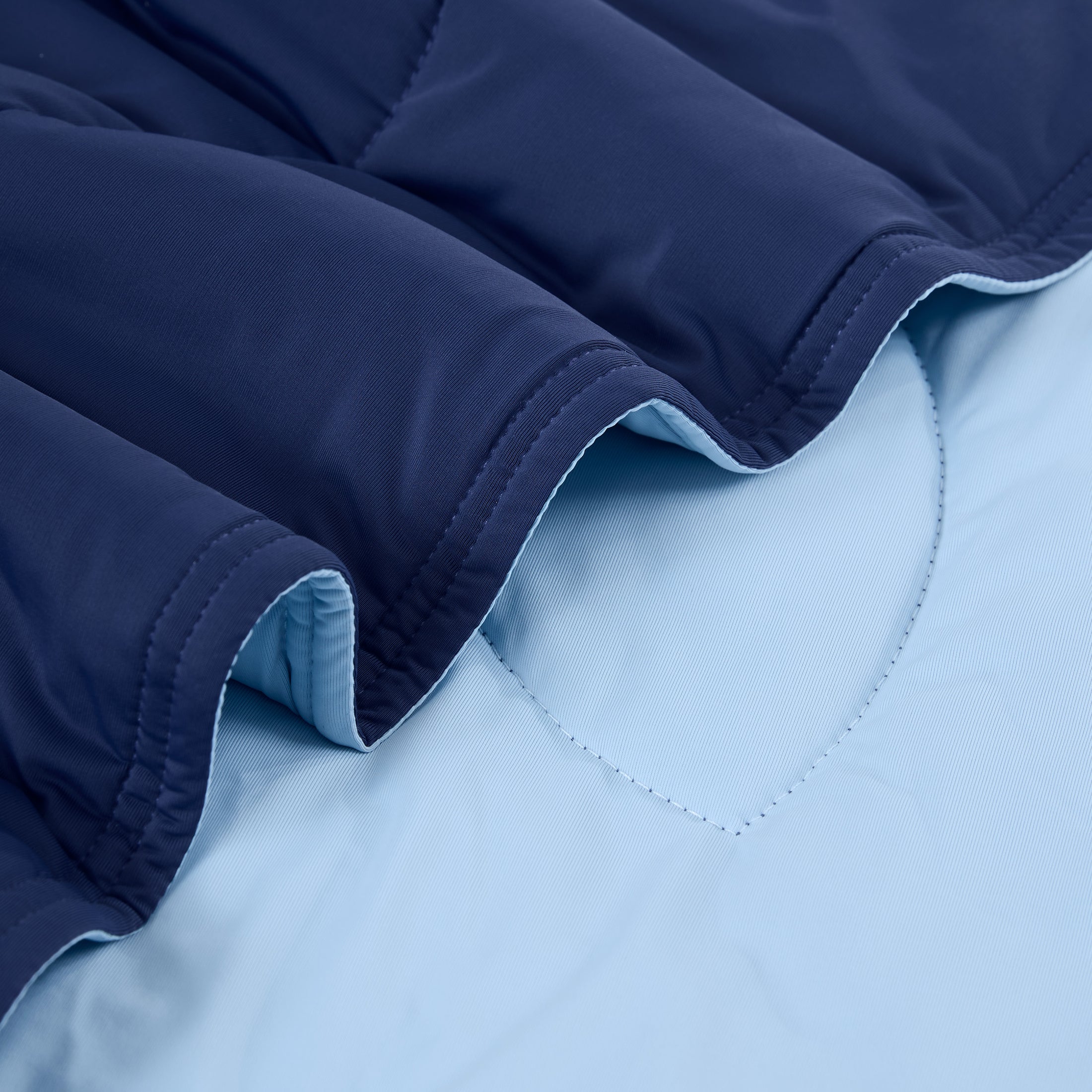 Reversible Lightweight Cooling Comforter