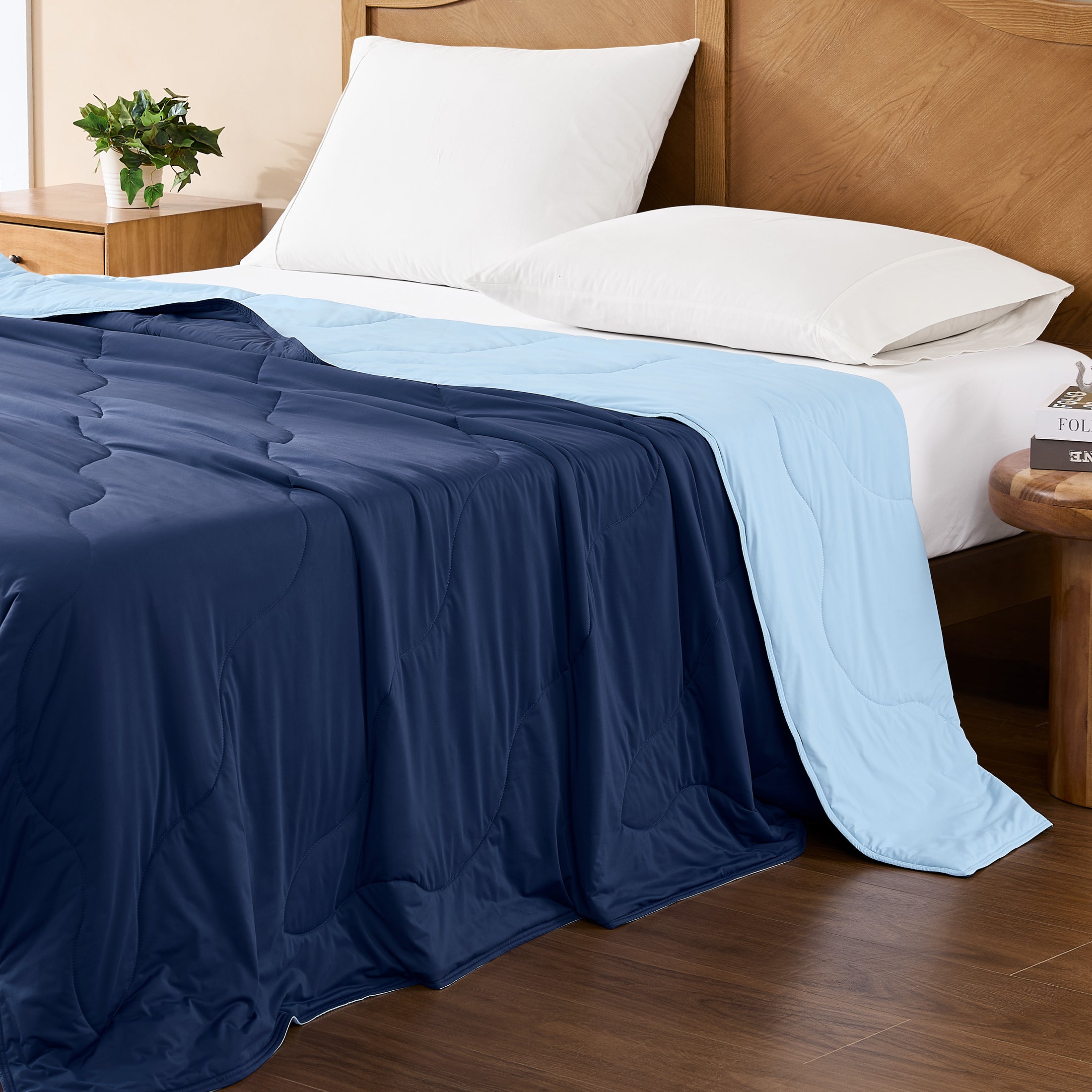 Reversible Lightweight Cooling Comforter
