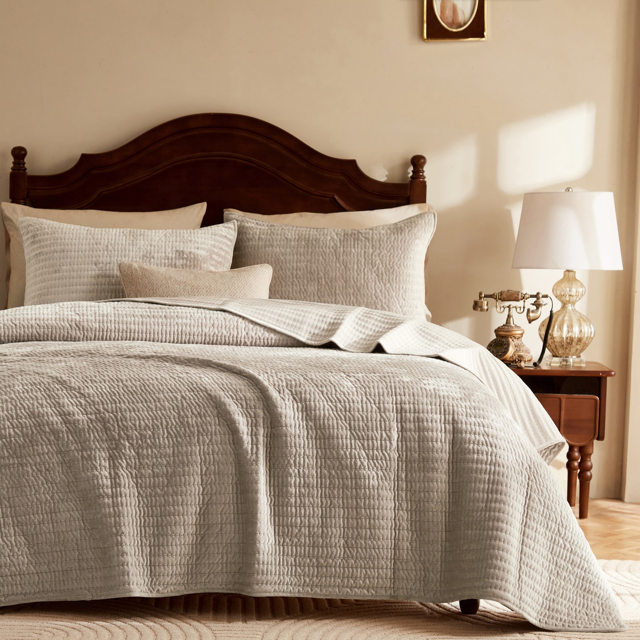 Kingston Velvet Quilt Set