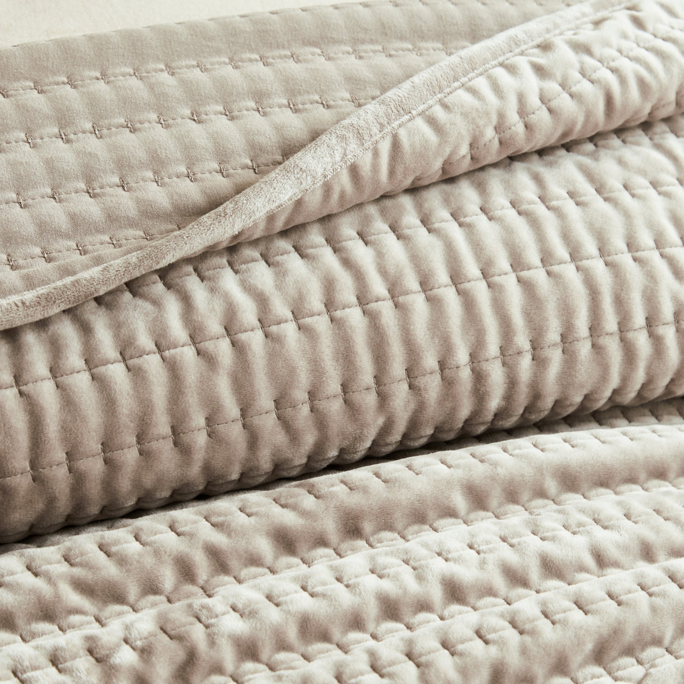 Kingston Velvet Quilt Set