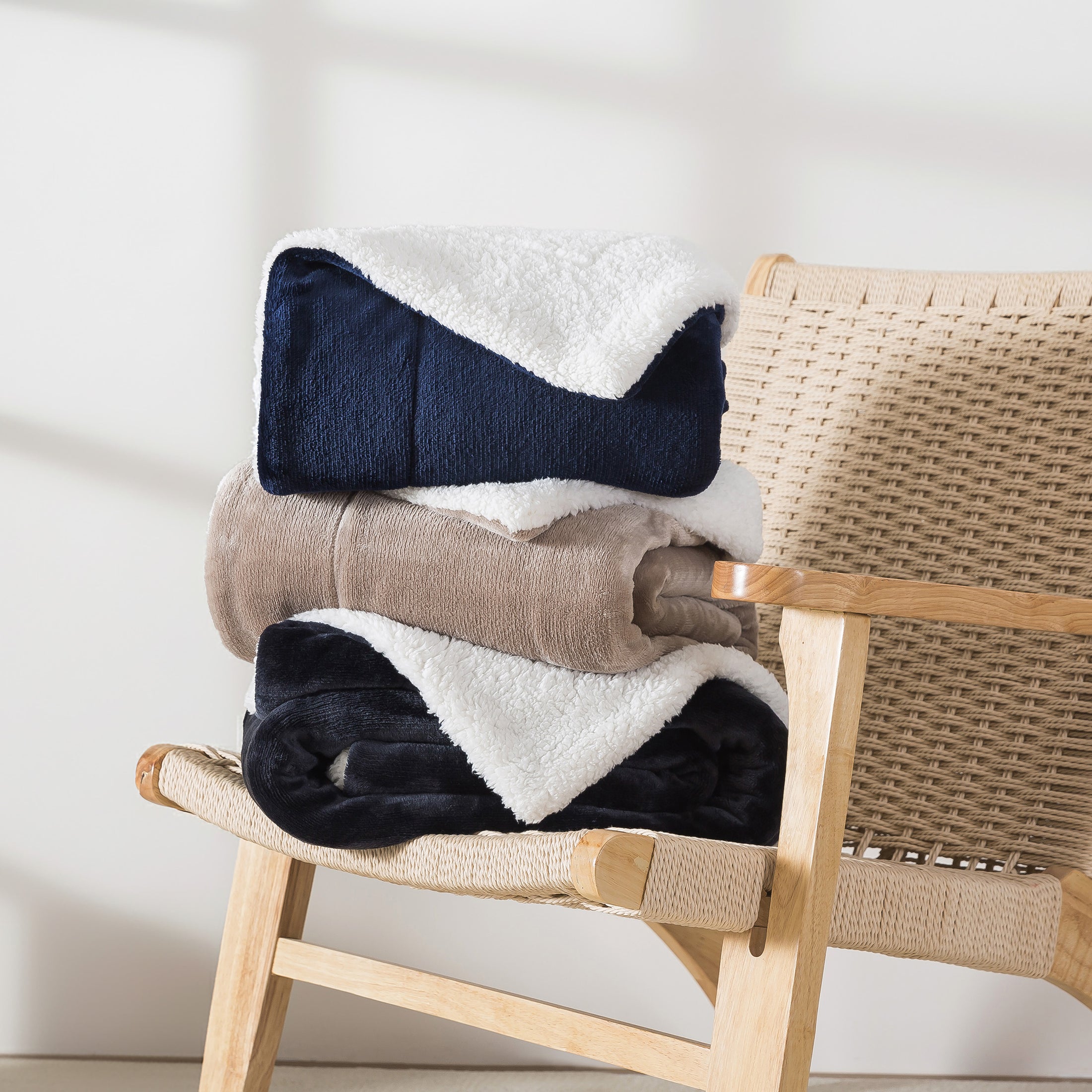 Reversible Sherpa Fleece Throw Blanket
