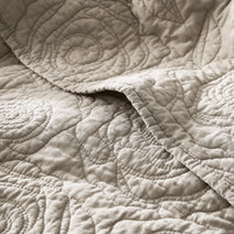 100% Cotton Rosette Pattern Farmhouse Quilt Set