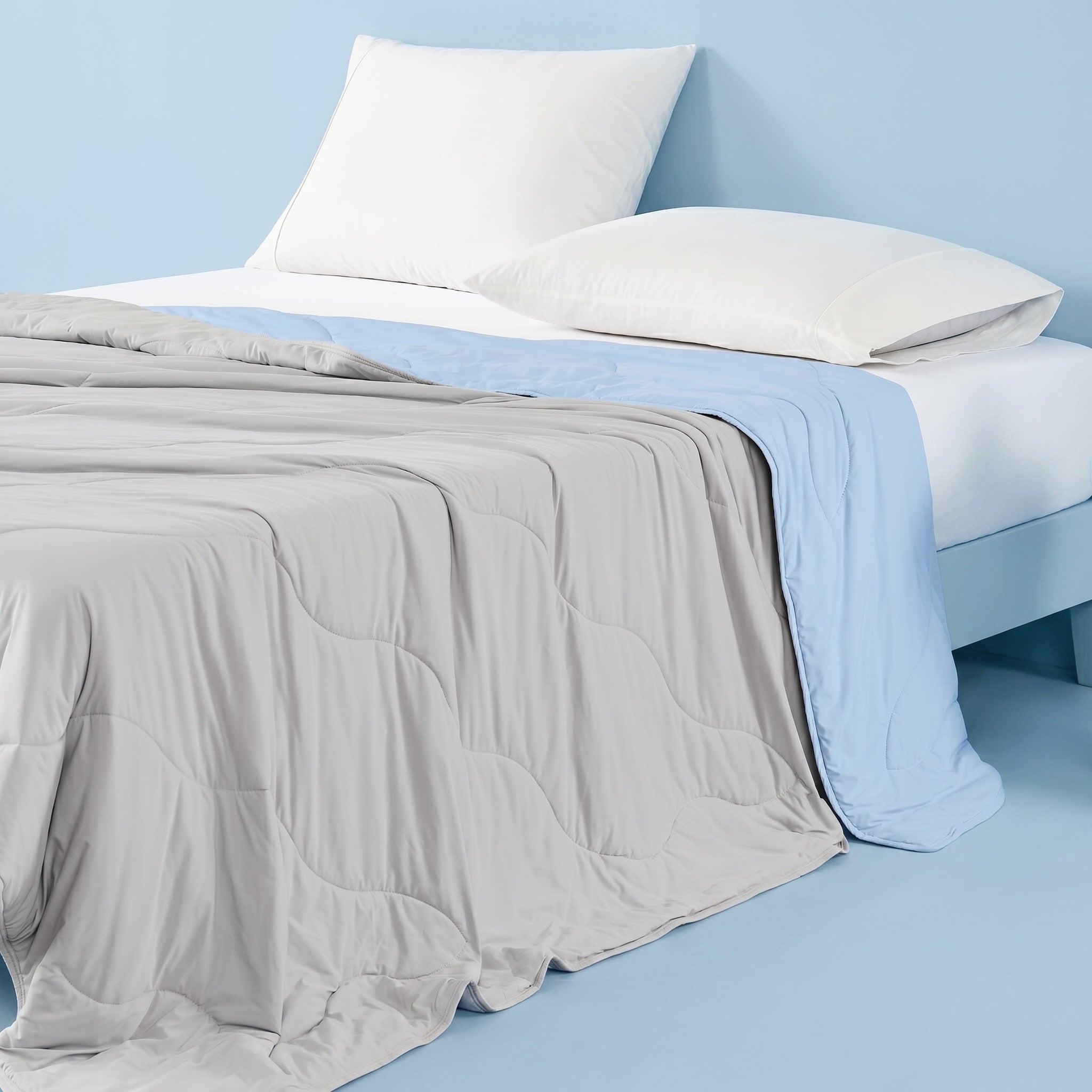 Reversible Lightweight Cooling Comforter
