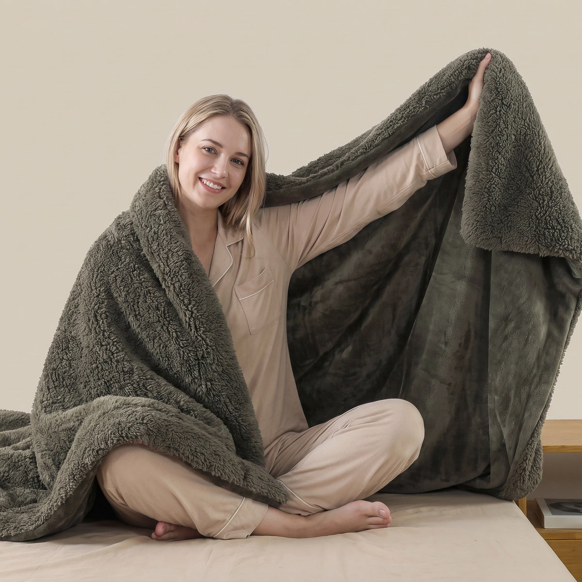 Thick Fleece Comforter Set