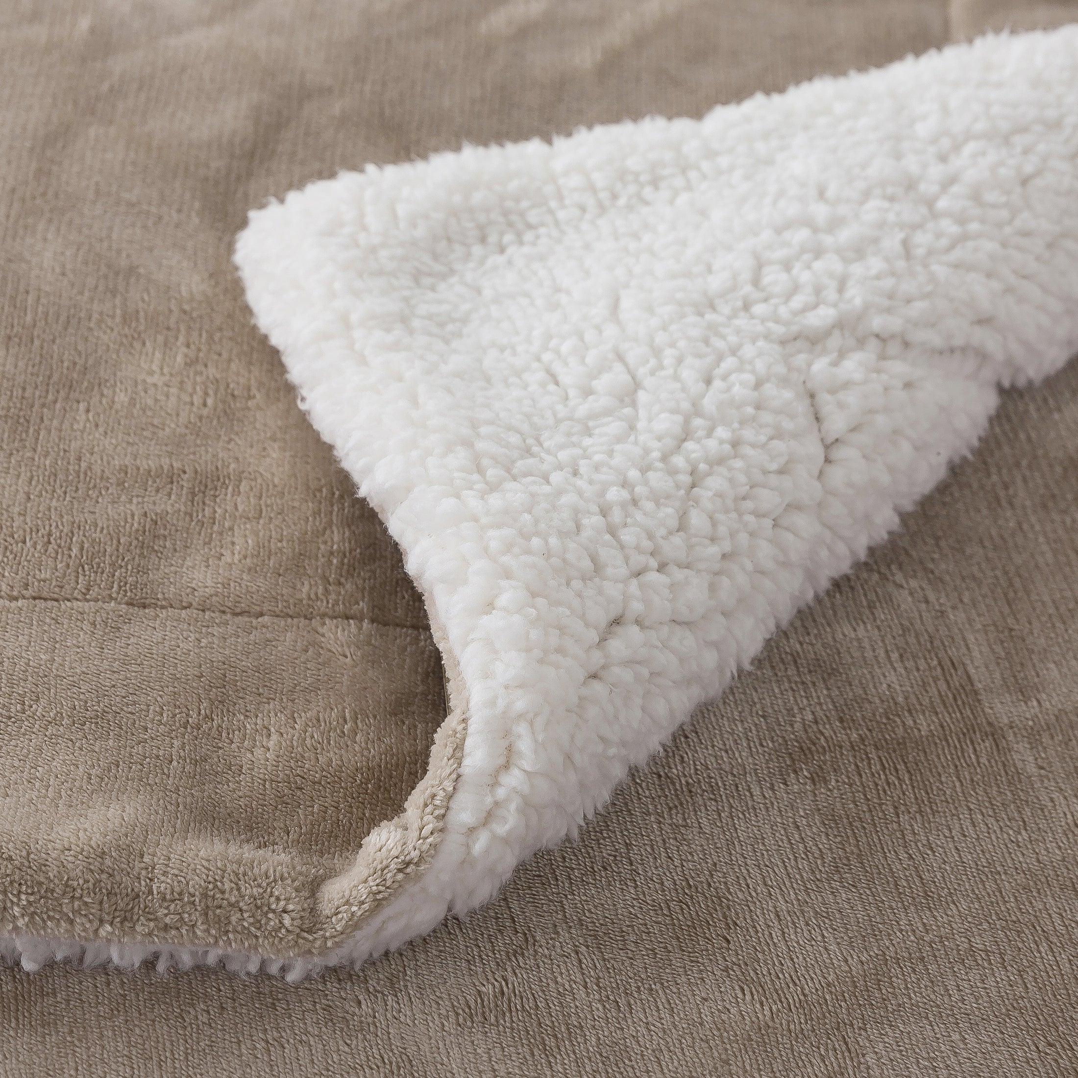Reversible Sherpa Fleece Throw Blanket