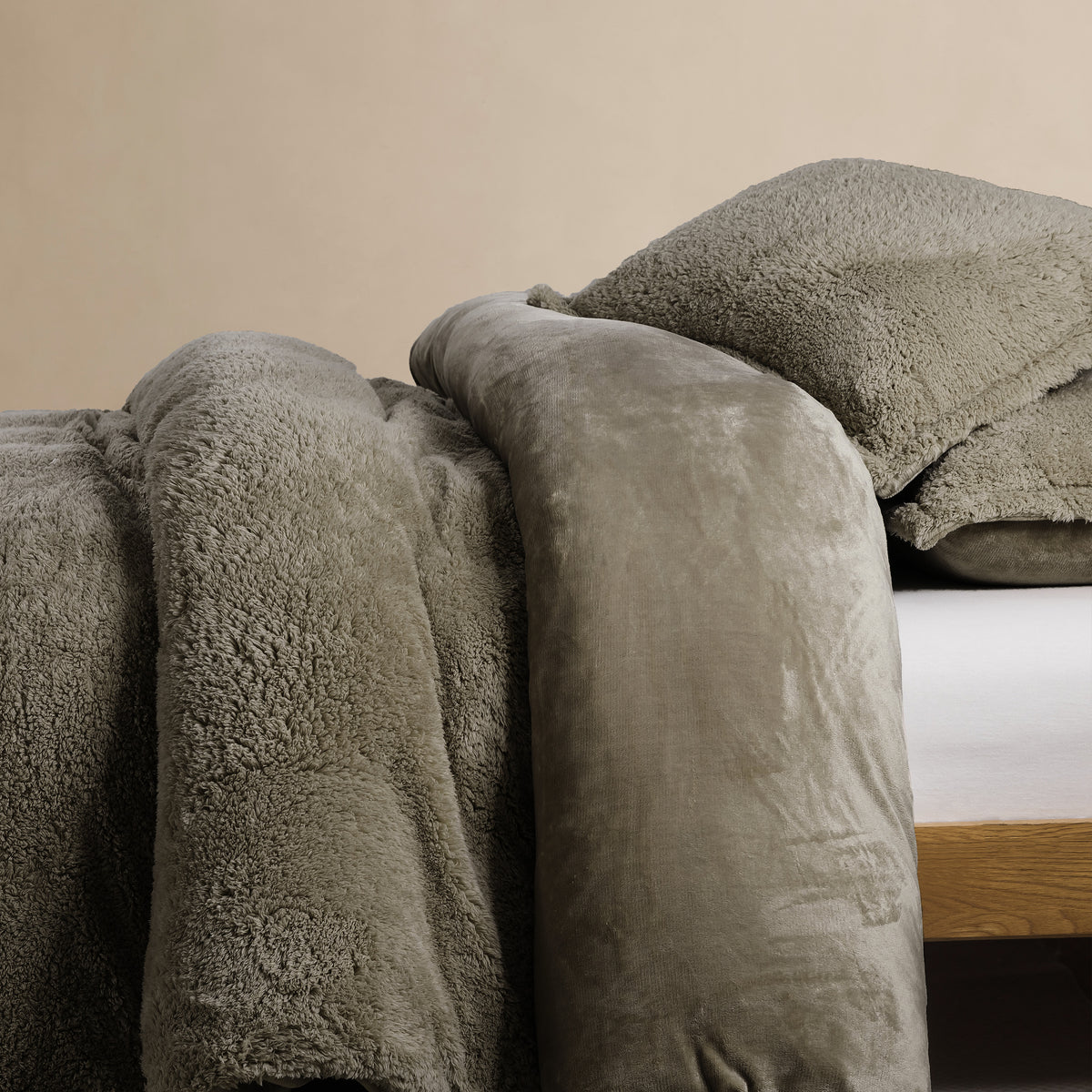 Thick Fleece Comforter Set