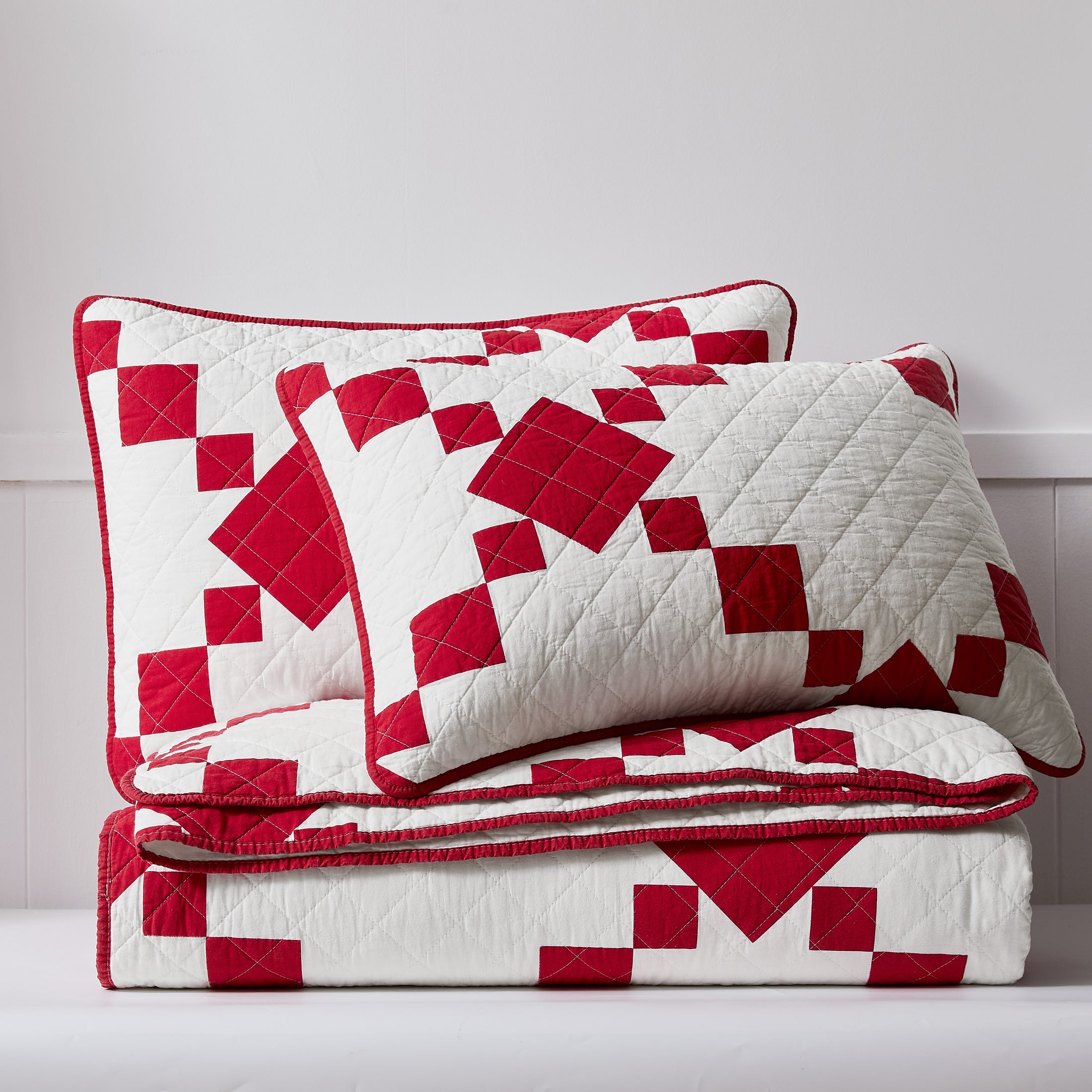 100% Cotton Vintage Farmhouse Block Print Quilt (Red/Blue)