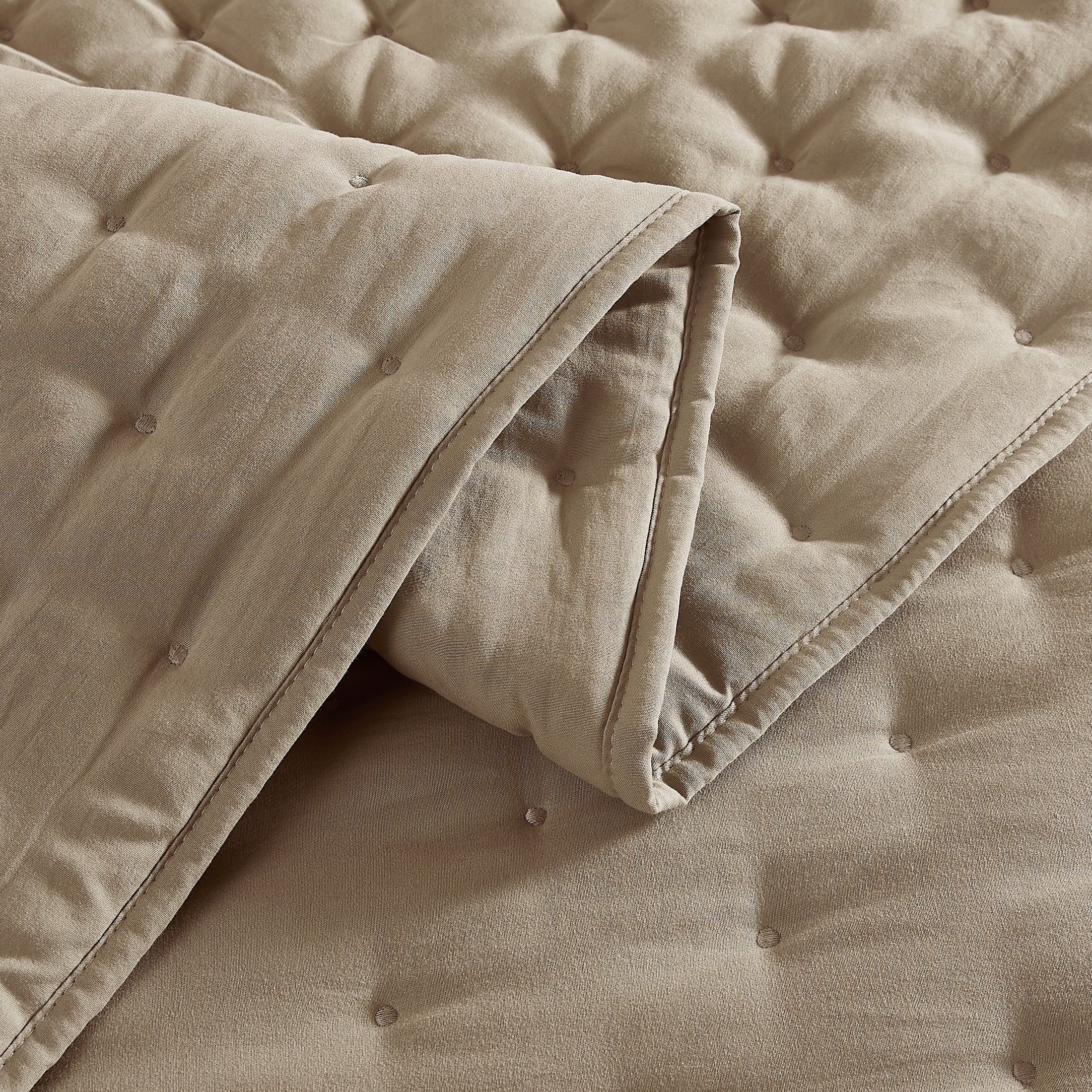 Puffy Dot Quilt