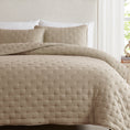 Load image into Gallery viewer, Puffy Dot Quilt
