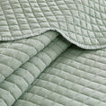 Load image into Gallery viewer, Scalloped Coastal Quilt

